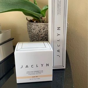 Jaclyn Hill setting powder and Brush set